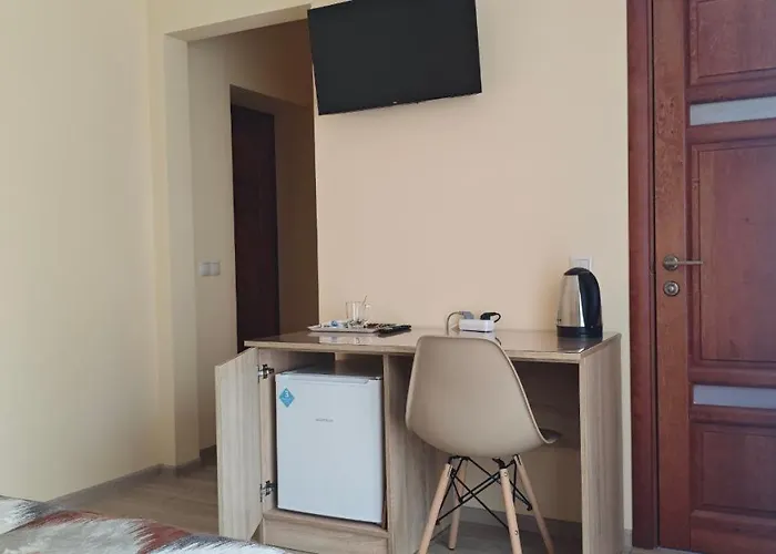 асторія Konukevi *